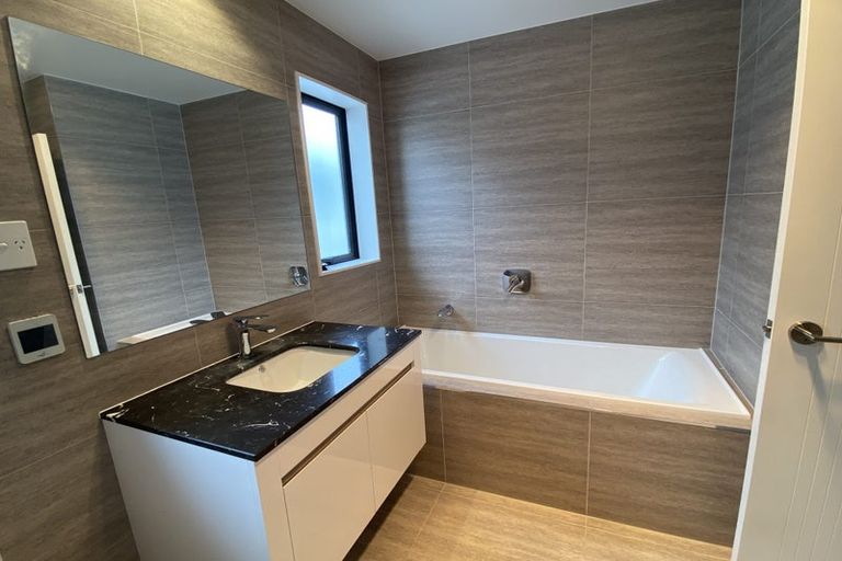 Photo of property in 30 Toanui Road, Hobsonville, Auckland, 0616