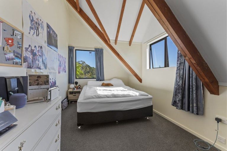 Photo of property in 28 Heathcote Place, Fitzherbert, Palmerston North, 4410