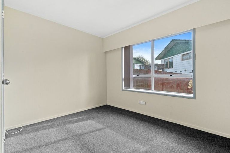 Photo of property in 5 Lendenfeld Drive, Papatoetoe, Auckland, 2025