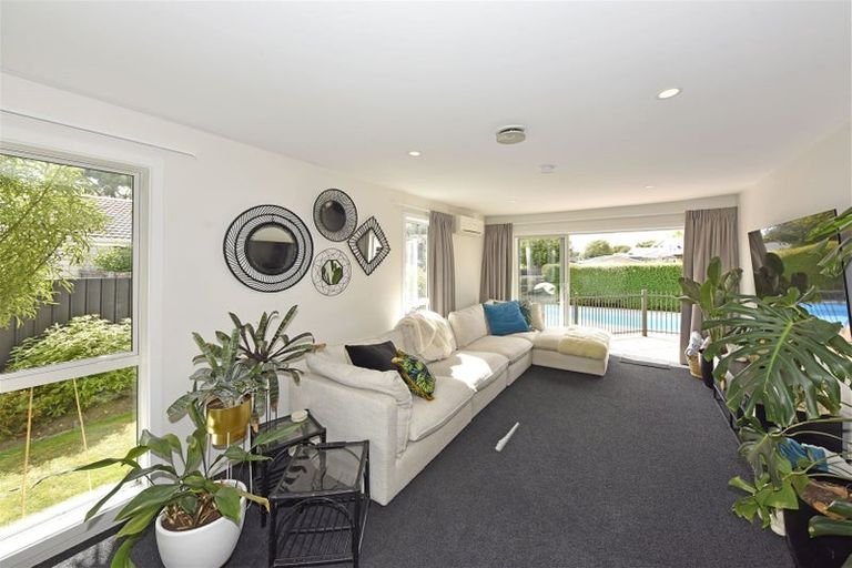 Photo of property in 7a Juniper Place, Burnside, Christchurch, 8053