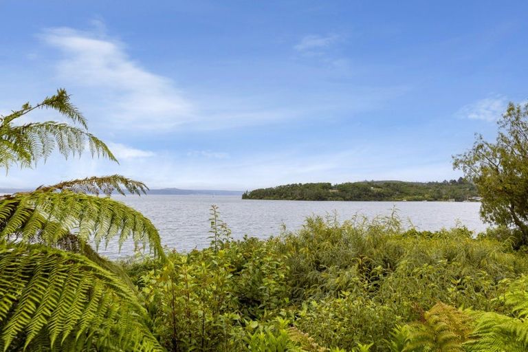 Photo of property in 817 Acacia Bay Road, Acacia Bay, Taupo, 3330