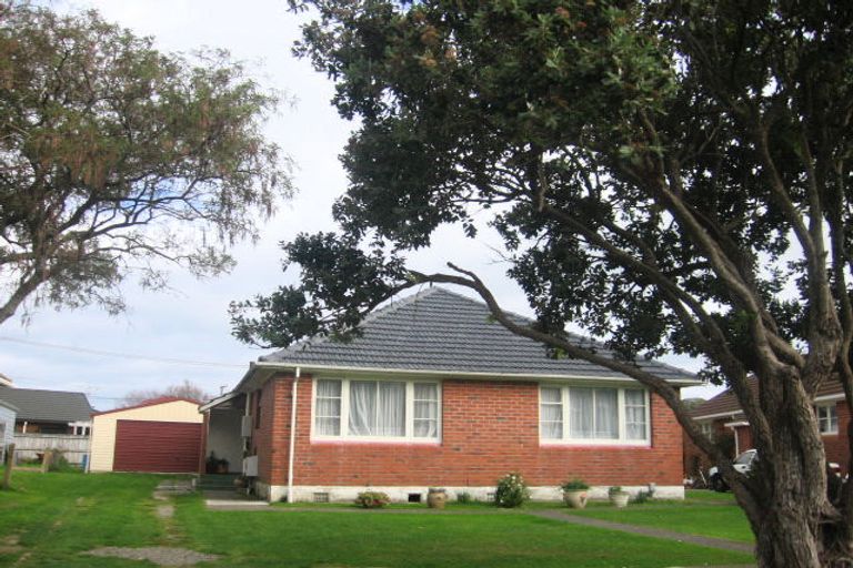 Photo of property in 2 Puketapu Grove, Waiwhetu, Lower Hutt, 5010