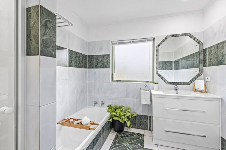 Photo of property in 4 Farnell Place, Gulf Harbour, Whangaparaoa, 0930