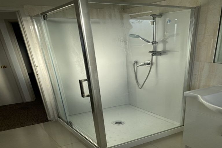 Photo of property in 2/11 Etherton Drive, Weymouth, Auckland, 2103