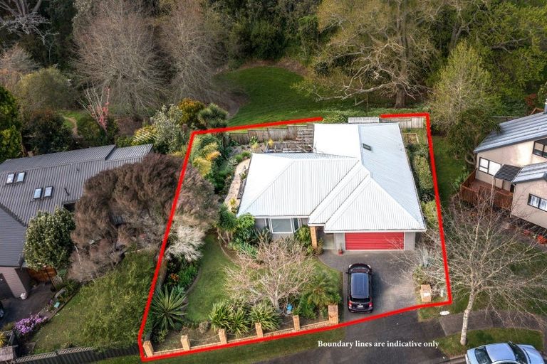 Photo of property in 34 Lochend Place, Highland Park, Auckland, 2010