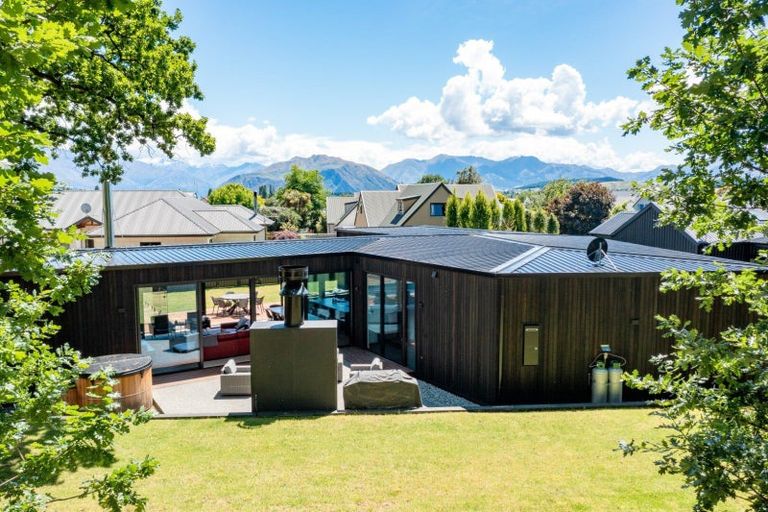 Photo of property in 4 Garnet Grove, Birchville, Upper Hutt, 5018