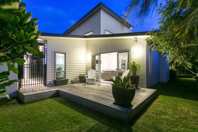 Photo of property in 9 Huntington Park Drive, Greenhithe, Auckland, 0632