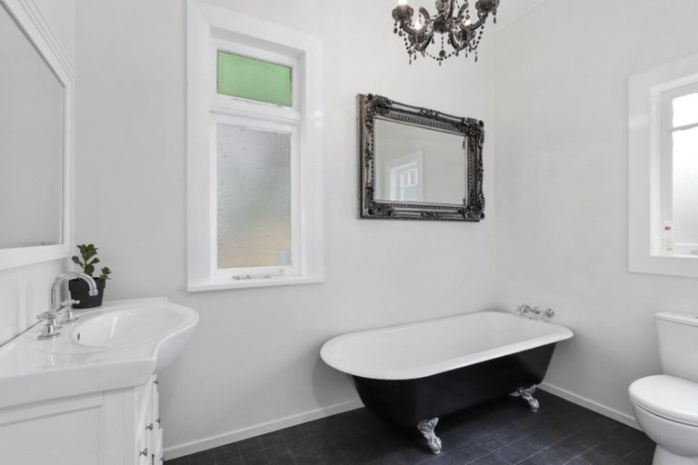 Photo of property in 3 Sale Street, Ross, 7812