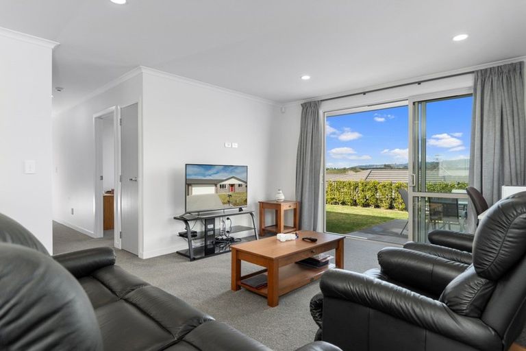 Photo of property in Waterview Estate, 86/4 Greystone Place, Omokoroa, 3114
