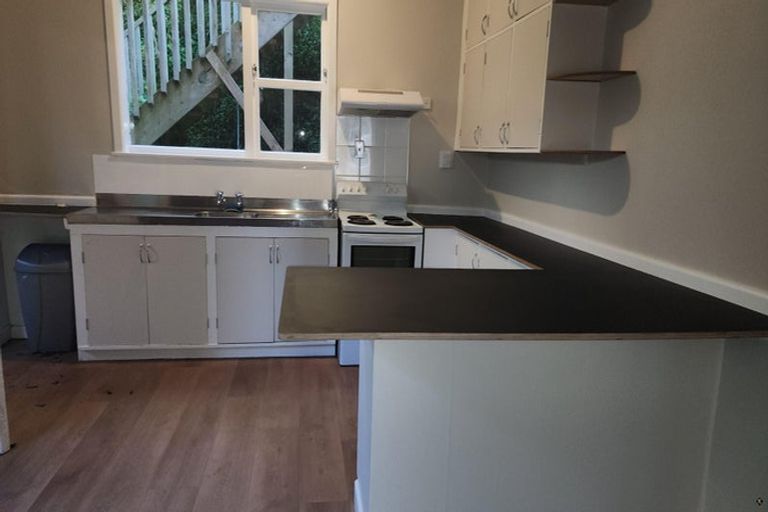 Photo of property in 16 Lindum Terrace, Roseneath, Wellington, 6011