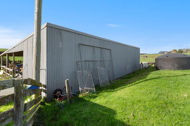 Photo of property in 141 Karioitahi Road, Waiuku, 2683
