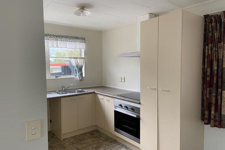 Photo of property in 16a Hampton Hill Road, Tawa, Wellington, 5028