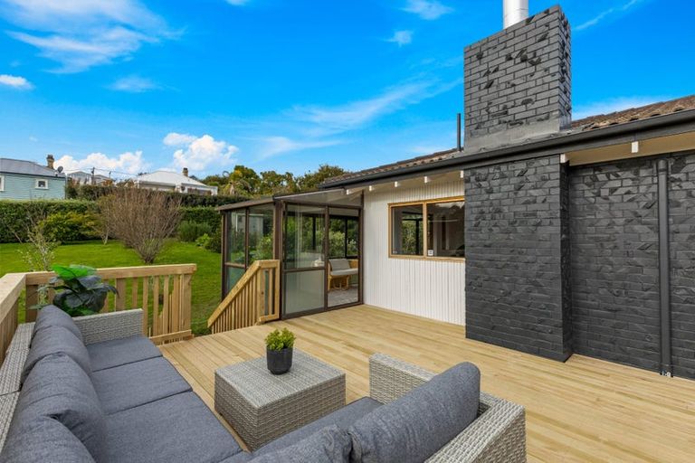 Photo of property in 3/5 Pullum Street, Birkenhead, Auckland, 0626