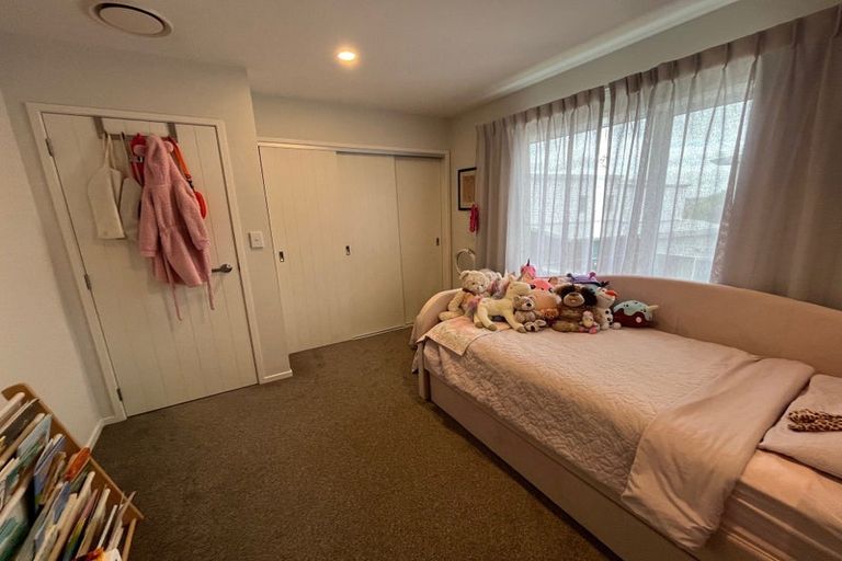 Photo of property in 8 Ruhanui Lane, Pakuranga Heights, Auckland, 2010