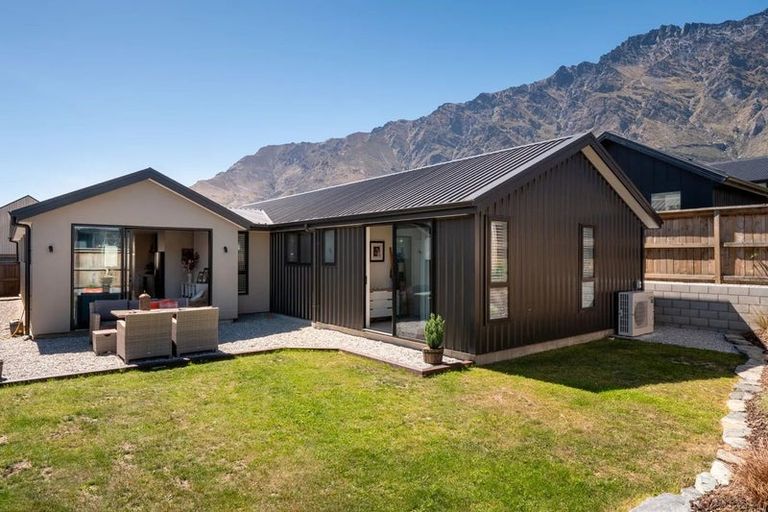 Photo of property in 11 Till Street, Jacks Point, 9371