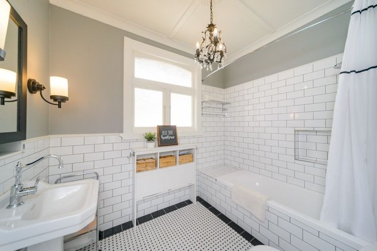 Photo of property in 3 Karaka Street, Hokowhitu, Palmerston North, 4410