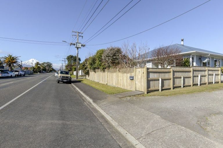Photo of property in 14 Carthew Street, Okato, 4335
