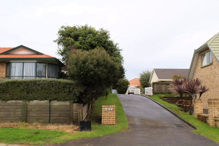 Photo of property in 10 Hagen Close, Golflands, Auckland, 2013