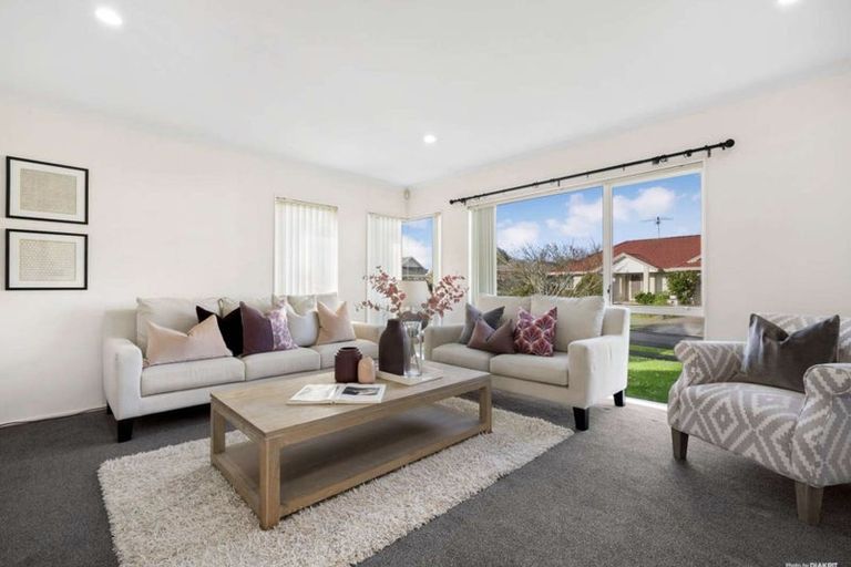 Photo of property in 1/11 Keswick Close, Northpark, Auckland, 2013