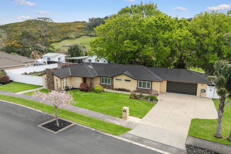 Photo of property in 2 Crabb Fields Lane, Riverhead, 0820