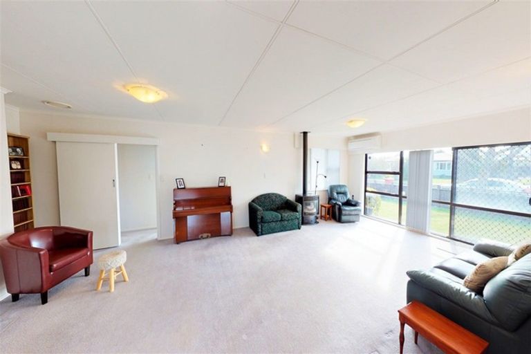 Photo of property in 49 Graham Street, Levin, 5510