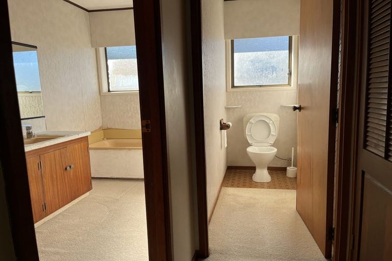 Photo of property in 125 Redoubt Road, Goodwood Heights, Auckland, 2105