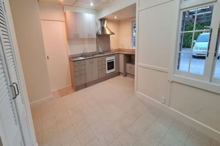 Photo of property in 225 Hanham Road, Kumeu, 0891