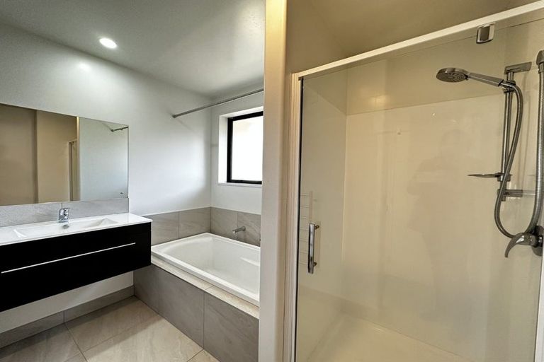 Photo of property in 88 Sarabande Avenue, Redwood, Christchurch, 8051