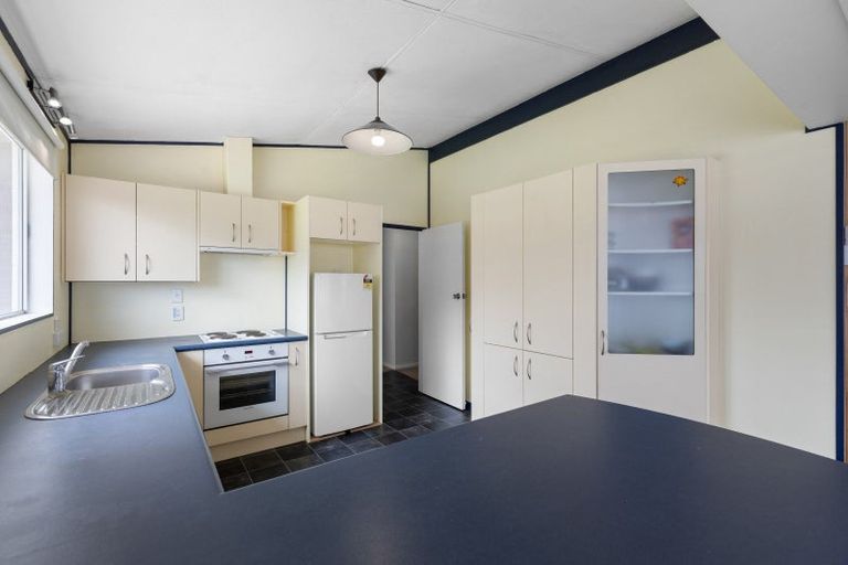 Photo of property in 40 Somerset Crescent, Highbury, Palmerston North, 4412