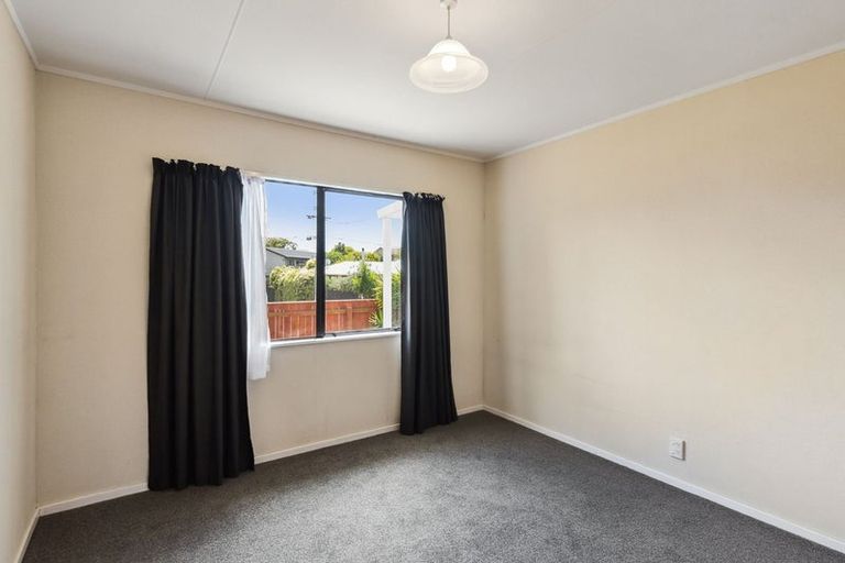 Photo of property in 6 Percival Road, Paraparaumu Beach, Paraparaumu, 5032