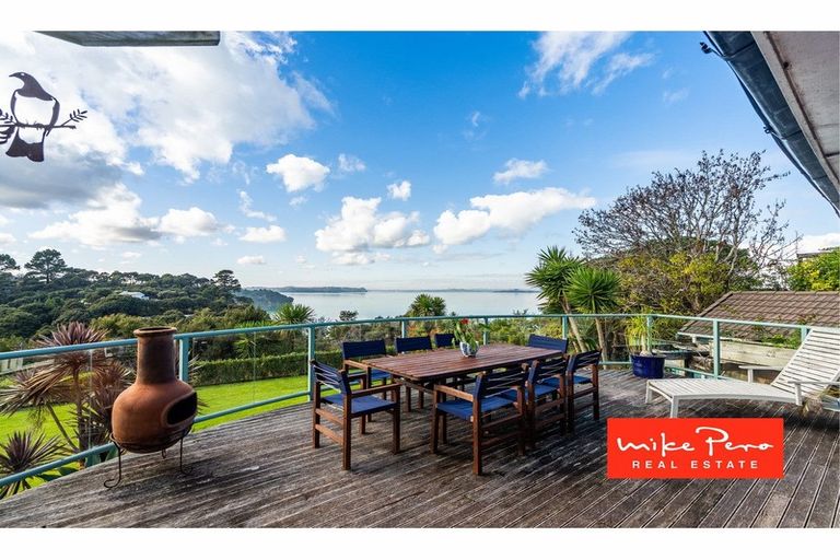 Photo of property in 24 Arama Avenue, Titirangi, Auckland, 0604