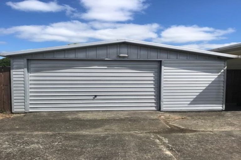 Photo of property in 2/22 Cosgrave Road, Papakura, 2110