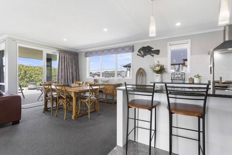 Photo of property in 43 Lakeside Terrace, Omokoroa, 3114