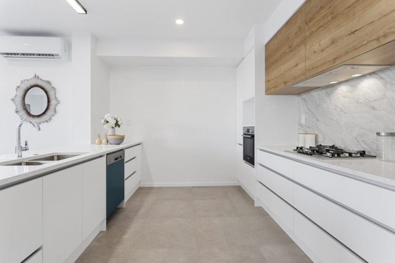 Photo of property in 36 Waihou Crescent, Albany Heights, Auckland, 0632