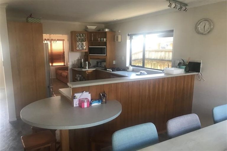 Photo of property in 13 Knightsbridge Place, Taradale, Napier, 4112