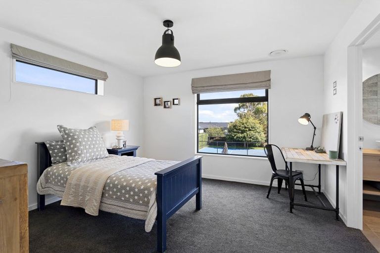 Photo of property in 18 Quarters Place, Halswell, Christchurch, 8025