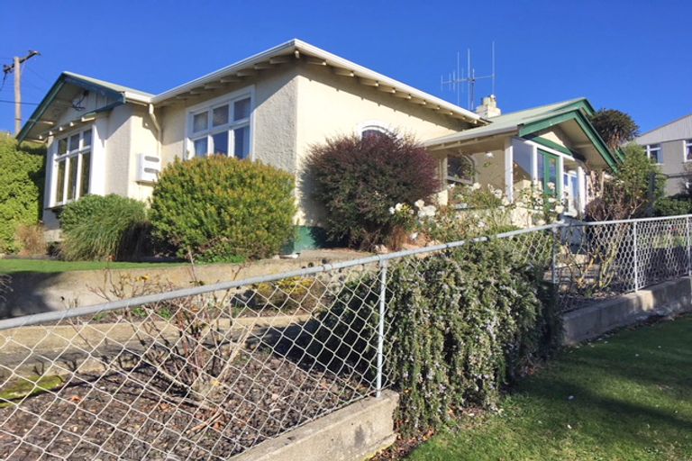 Photo of property in 30 Wharfe Street, South Hill, Oamaru, 9400