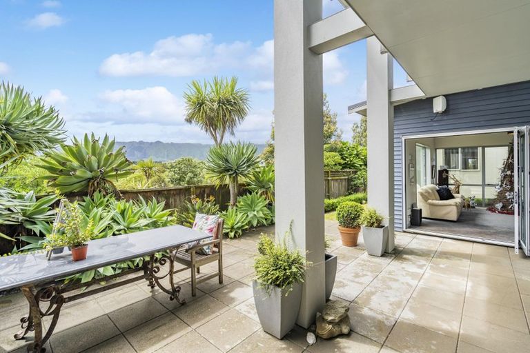 Photo of property in 18 Olliver Grove, Waikanae Beach, Waikanae, 5036