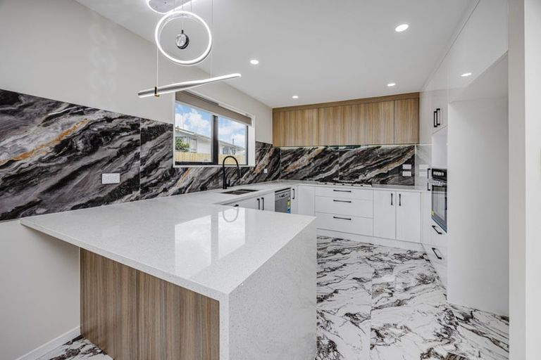 Photo of property in 37a Steven Street, Mangere East, Auckland, 2024