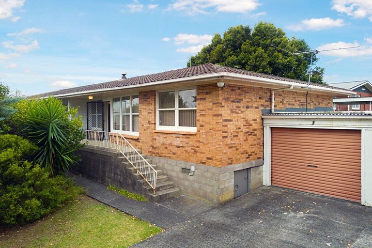 Photo of property in 3/77 Royal View Road, Te Atatu South, Auckland, 0610