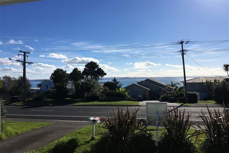 Photo of property in 2/1341 Whangaparaoa Road, Army Bay, Whangaparaoa, 0930