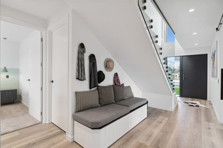 Photo of property in 3b Wallace Place, Westown, New Plymouth, 4310