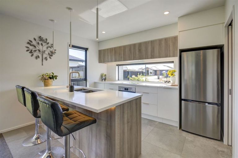 Photo of property in 6 Springbrook Close, Rangiora, 7400