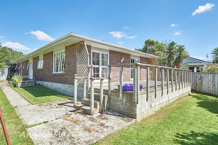 Photo of property in 155 Summerhill Drive, Fitzherbert, Palmerston North, 4410