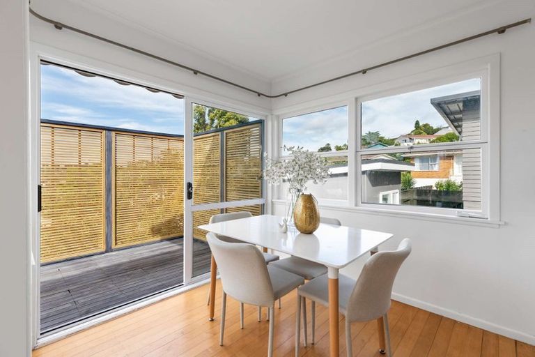 Photo of property in 1/93 Target Road, Totara Vale, Auckland, 0629