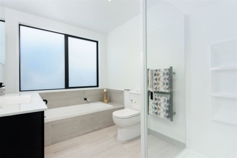 Photo of property in 5 Makura Drive, Papamoa Beach, Papamoa, 3118