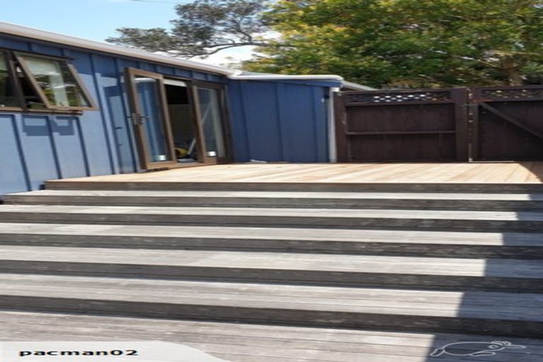 Photo of property in 1/77 Hebron Road, Waiake, Auckland, 0630