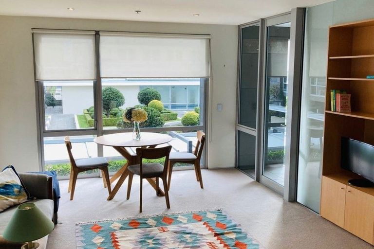 Photo of property in Sanctum Apartments, 11/10a Ebor Street, Te Aro, Wellington, 6011