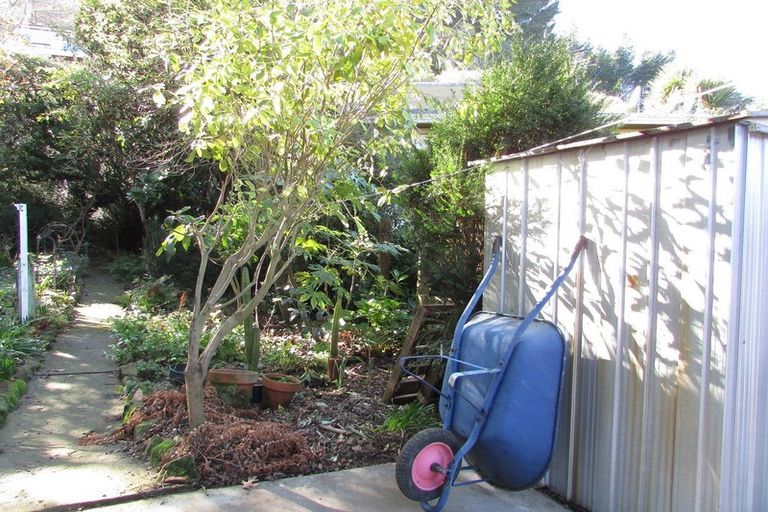 Photo of property in 36 Voelas Road, Lyttelton, 8082