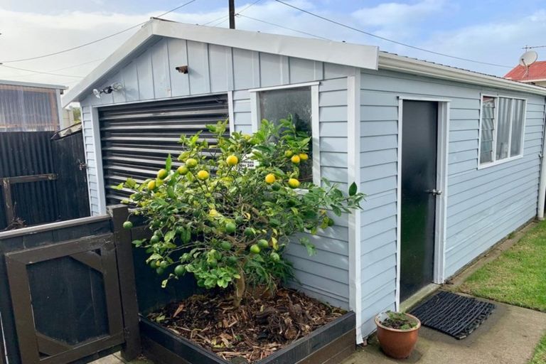 Photo of property in 47 Parris Street, Waitara, 4320